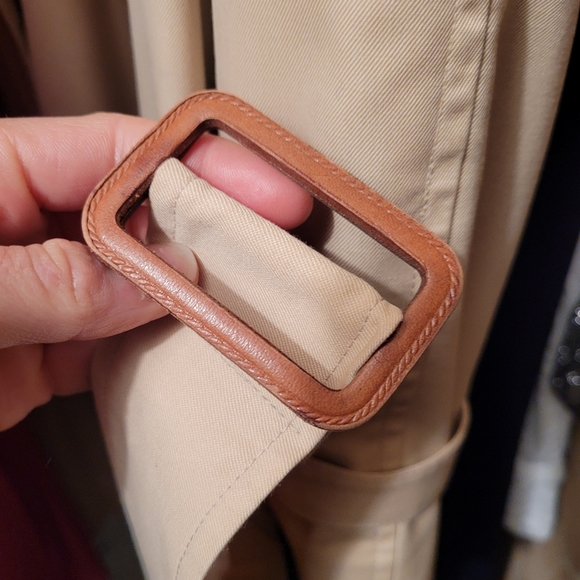 Burberry Kensington Trench Coat worn once - Picture 9 of 12